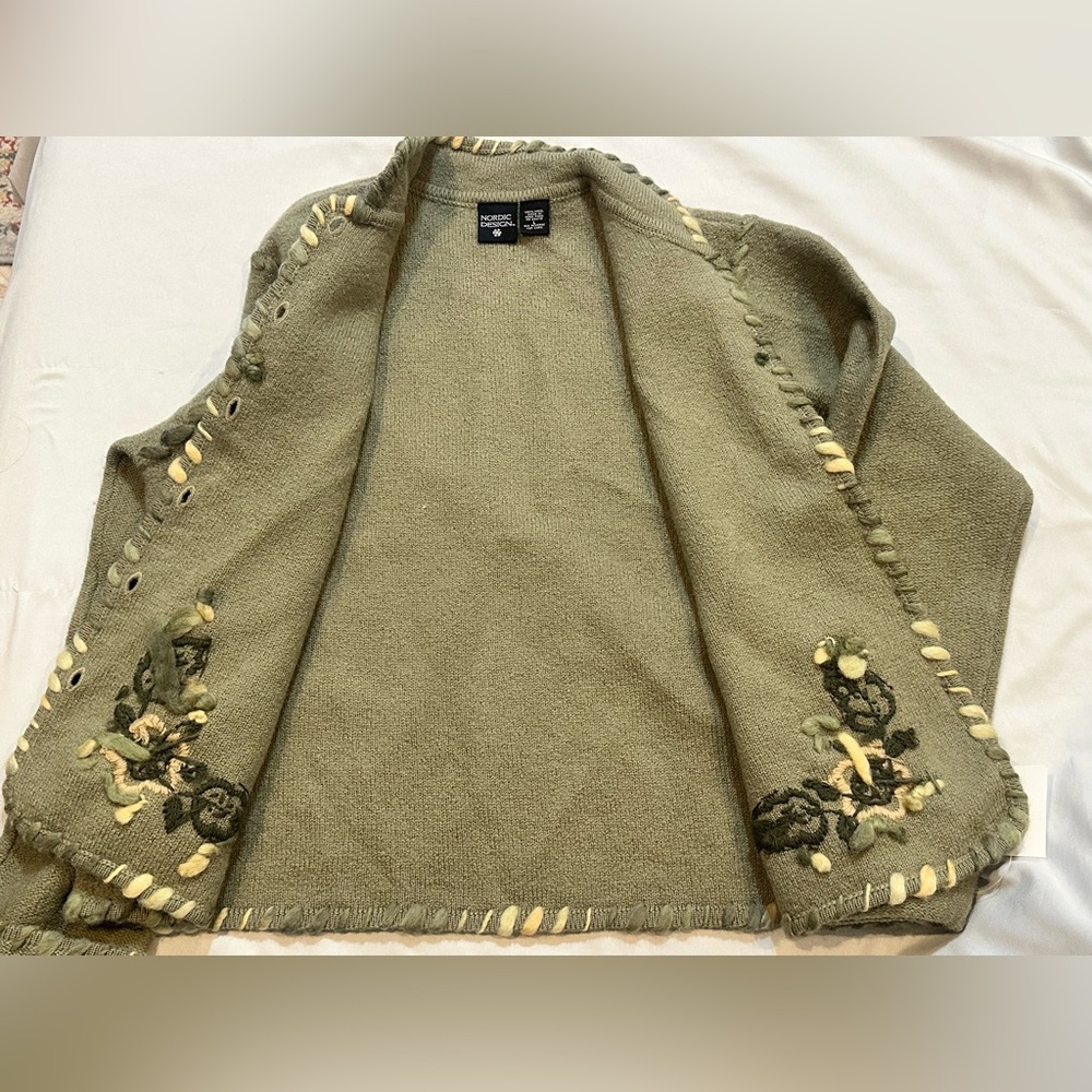 Nordic Design Wool Blend Cardigan Sweater Embroidered Floral Boho Cottagecore - Picture 13 of 14